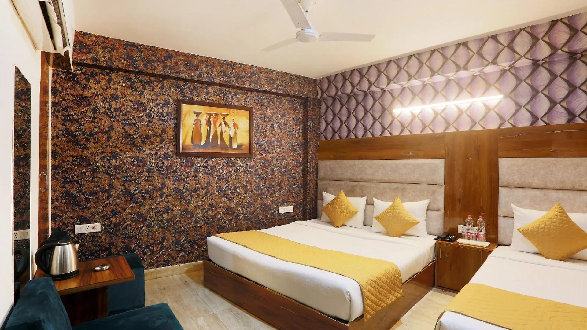 Bed and breakfast Hotel Sky Wood At Airport Nueva Delhi