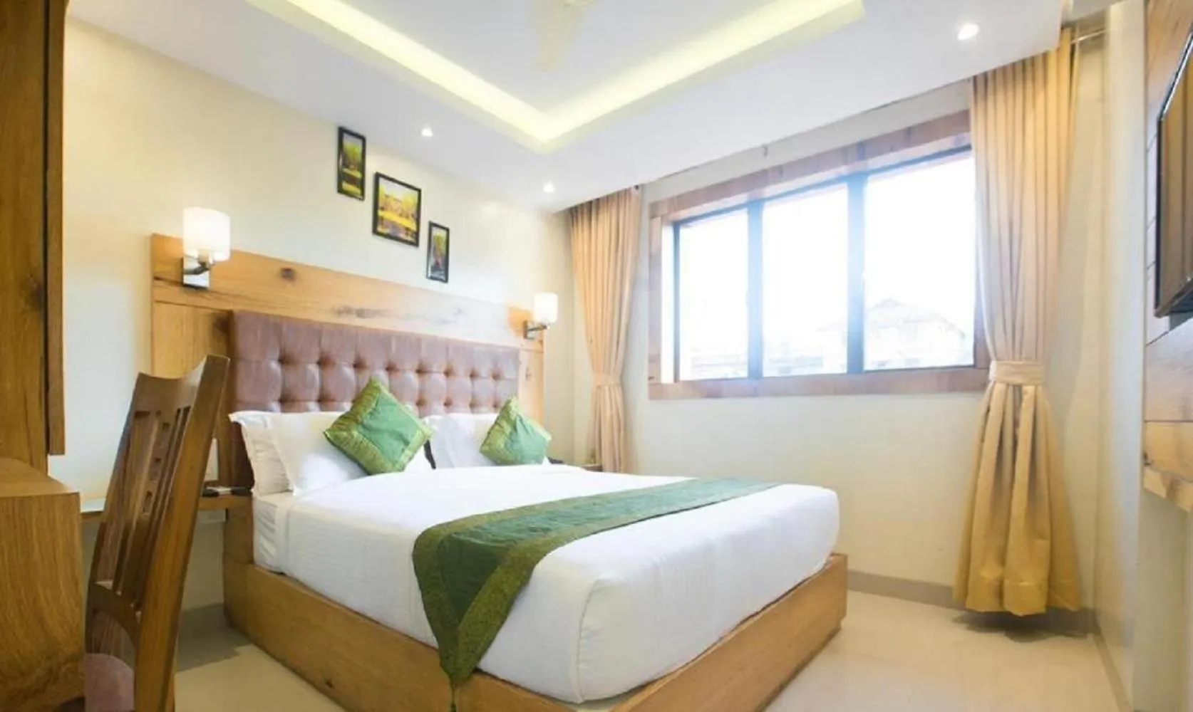 Bed & Breakfast Hotel Sky Wood At Airport New Delhi