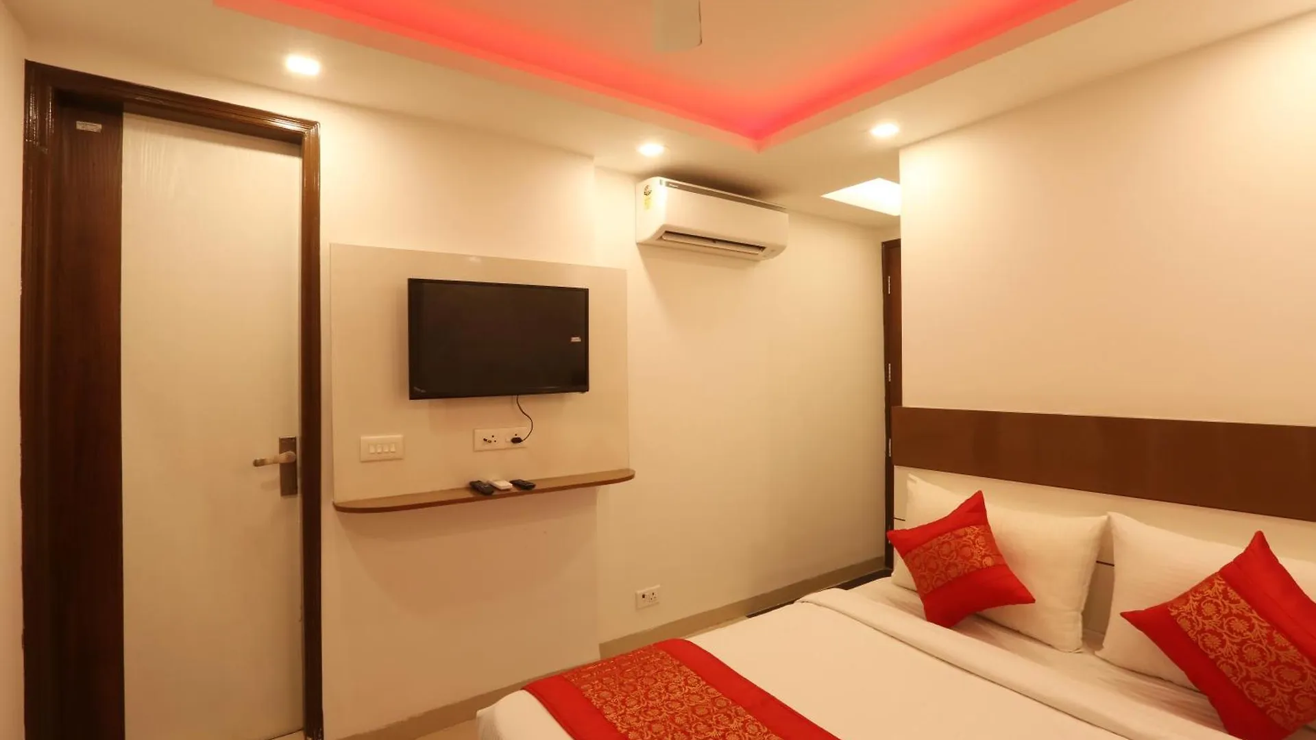 Hotel Sky Wood At Airport New Delhi India